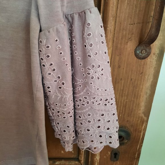 American Eagle Soft & Sexy Layered Bell Sleeve Top VNeck Top Womens Size XSmall - Picture 3 of 8